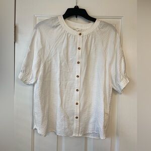 A Loves A White Crinkle Button Down Blouse